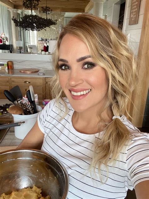 carrie underwood pictures|carrie underwood selfie.